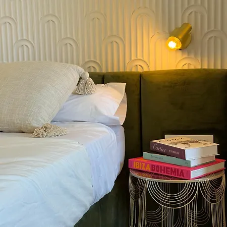 Luxury Cathedral Views In Apartman